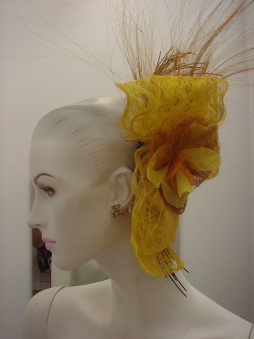 tocado estilo flores secas amarillo