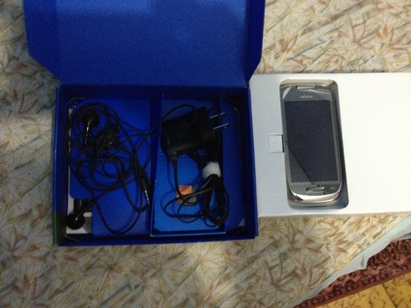 Nokia C7