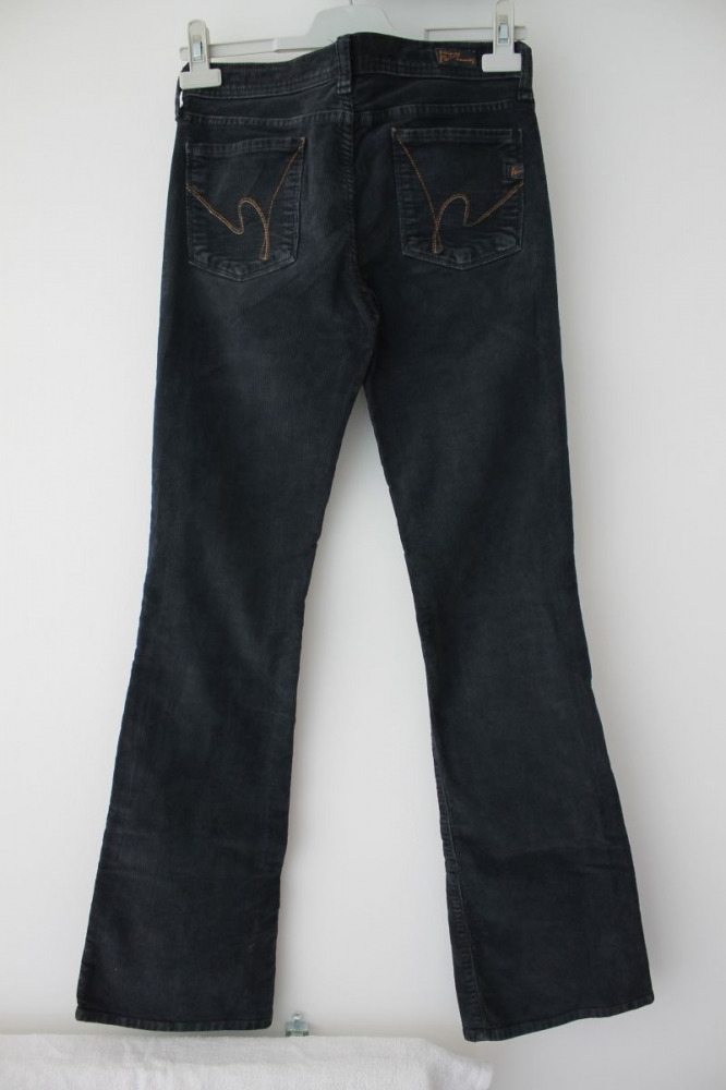 Pantalón azúl obscuro