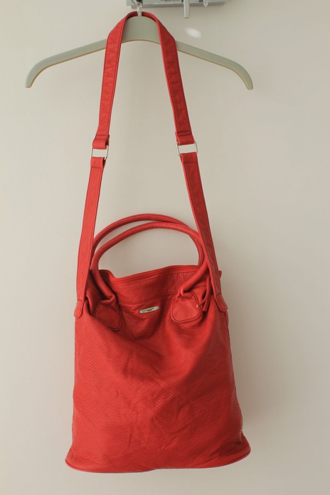 Bolso rojo 2