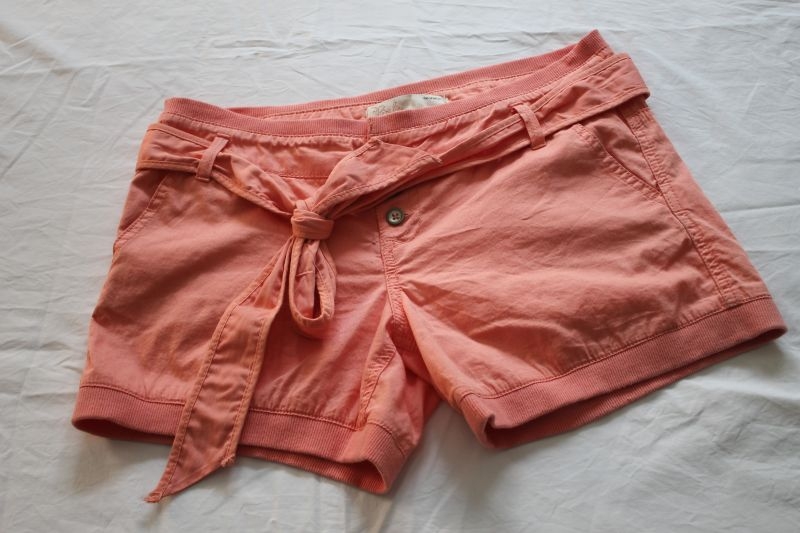 Pantalón corto color naranja