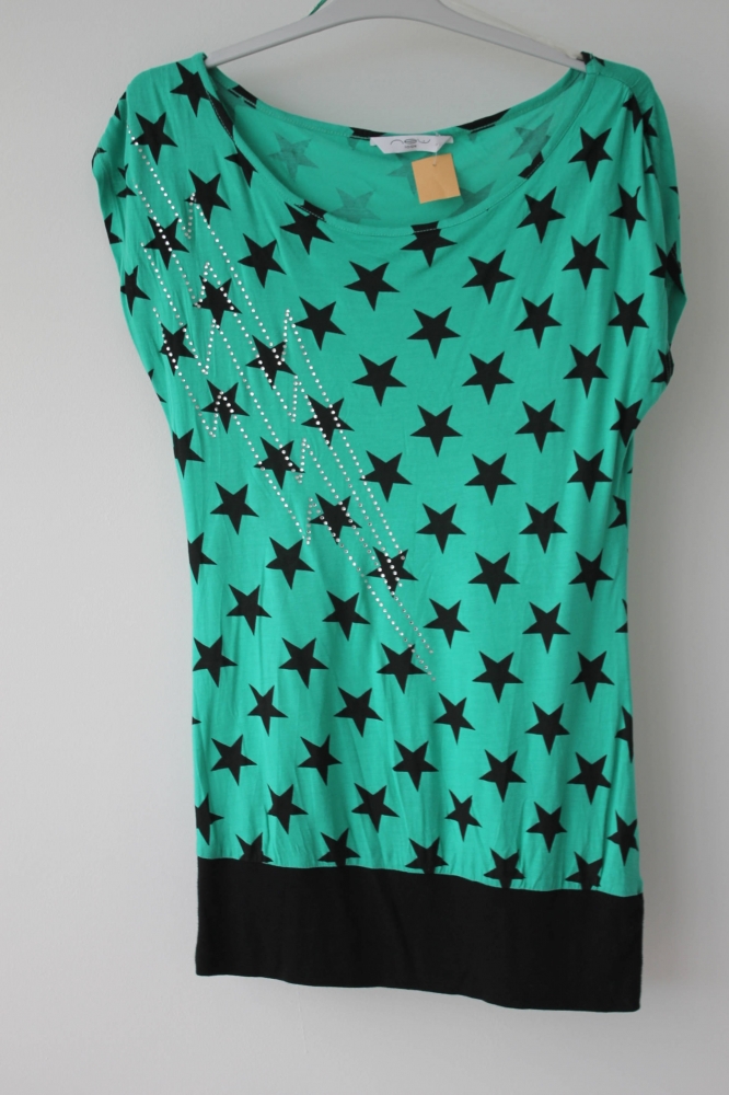 Camiseta verde y negra