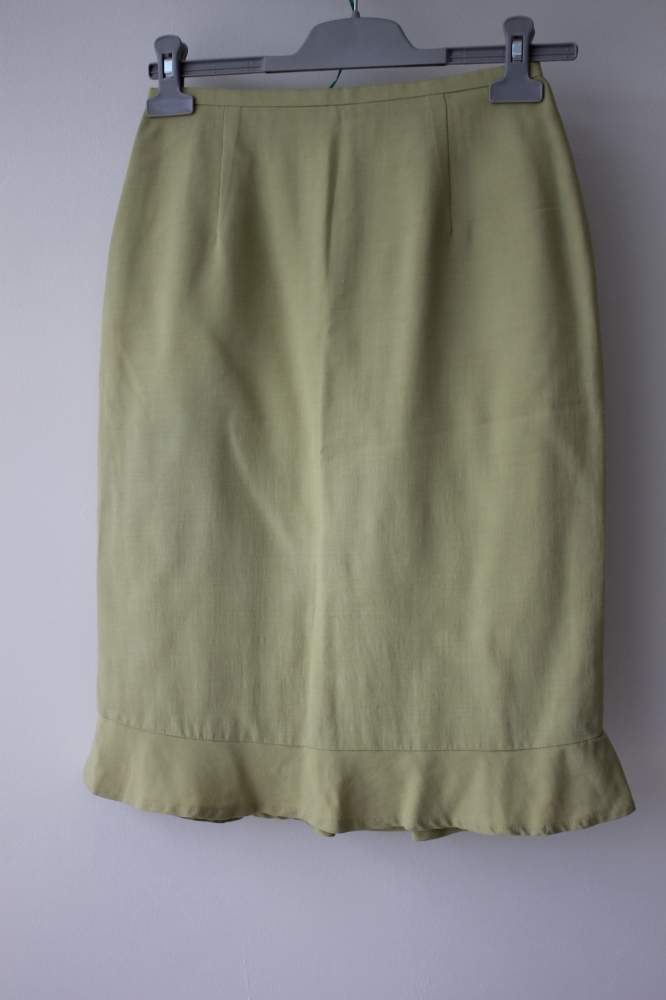 Falda color pistacho