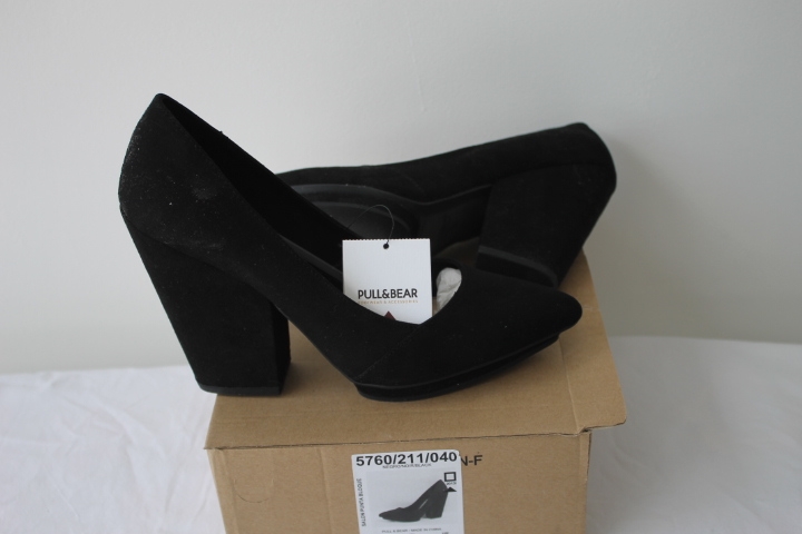Zapato negro ante