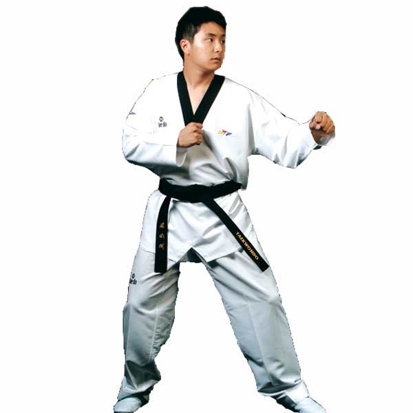 DAEDO1040-Dobok bordado,cuello negro.
