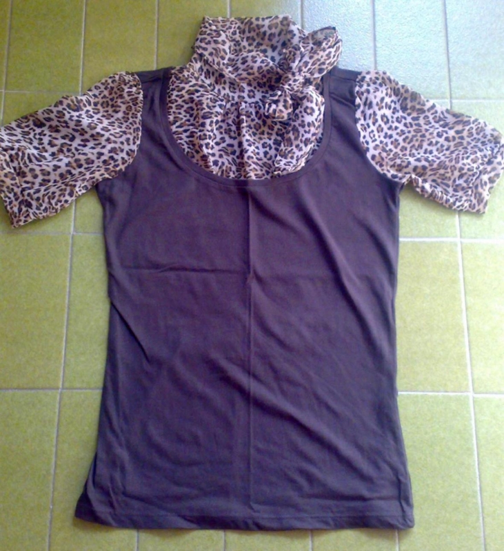 camiseta de berskha marron con estampado de leopardo 