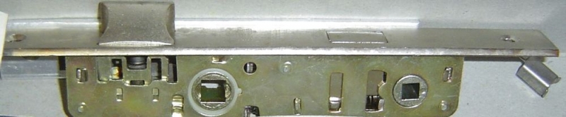 z vendido CERRADURA TESA REF.2204 /15/ NM, LOTE DE 16 UNIDADES PARA CARPINTERIA METALICA (PUERTAS DE BALCON Y TERRAZAS) 205X29X23MM, CON PICAPORTE REVERSIBLE, FRENTE PICAPORTE Y PALANCA NIQUEL MATE 