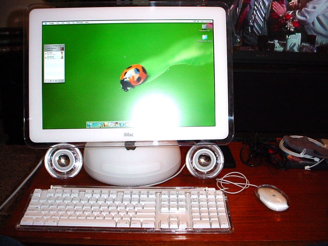 IMAC G4 AMPLIADA BUENISIMA!! 640MB EN RAM 60 HDD KEMADOR CD 