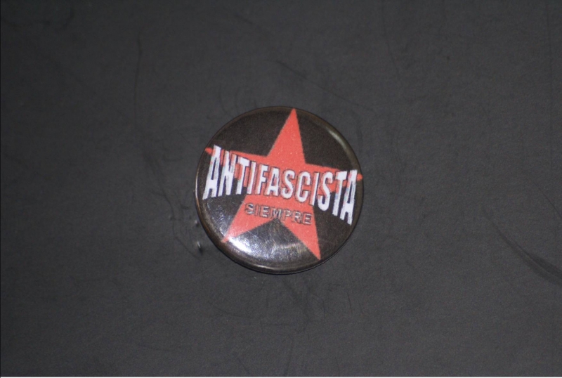 ANTIFASCISTA ESTRELLA