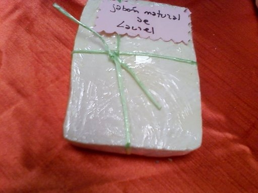 jabon natural de laurel